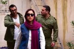 با حرفهایی که پشت سرم زده میشود کاری ندارم